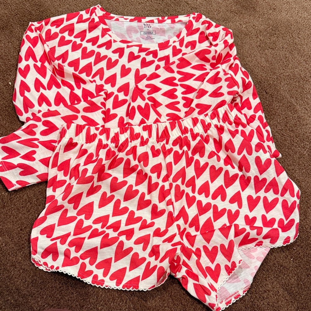 Gap Kids Heart Patterned Kids PJ’s Set